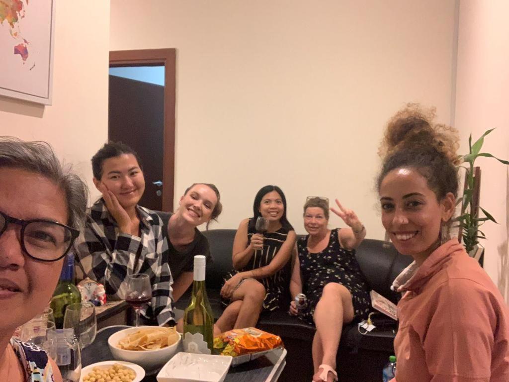 Ladies Only-Anaruby Backpackers - Metro Station Mashreq 迪拜 外观 照片